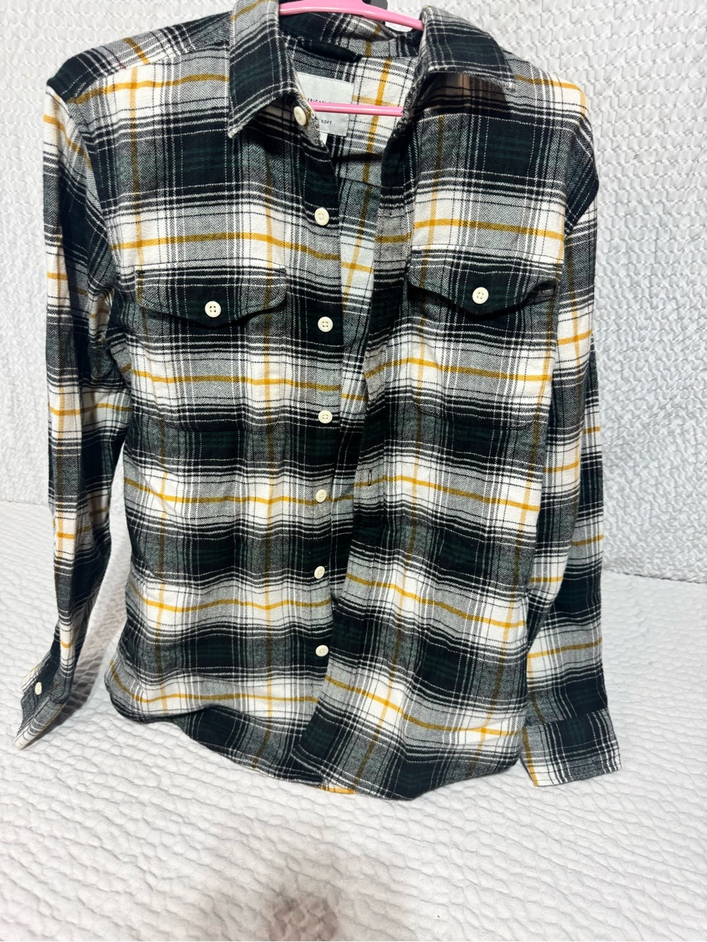American Eagle Black, Green & Yellow Plaid Flannel Shirt super soft